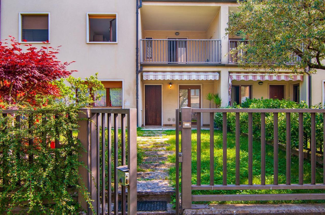 Verona - Familyoasi Free Parking And Garden מראה חיצוני תמונה