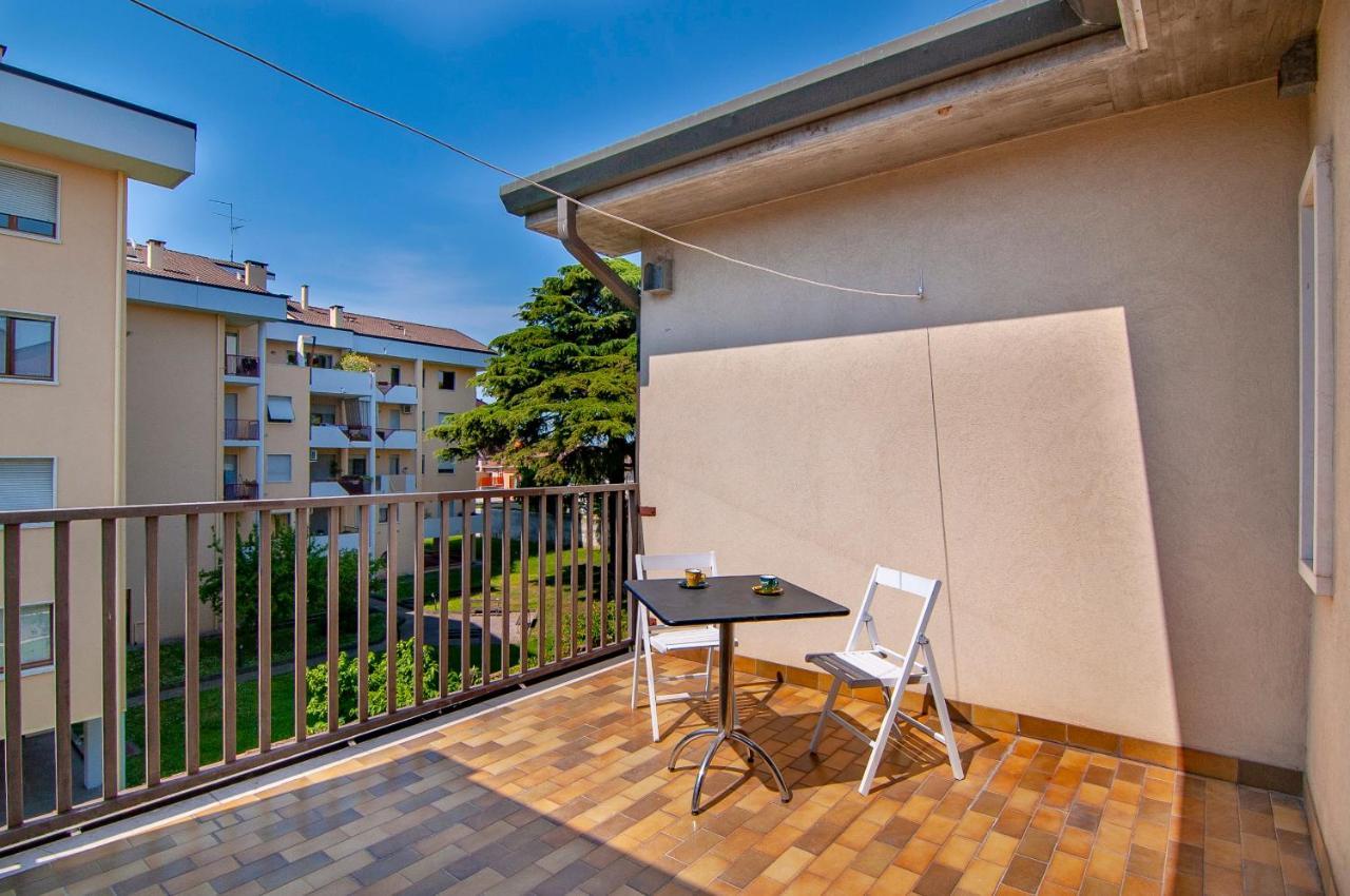 Verona - Familyoasi Free Parking And Garden מראה חיצוני תמונה